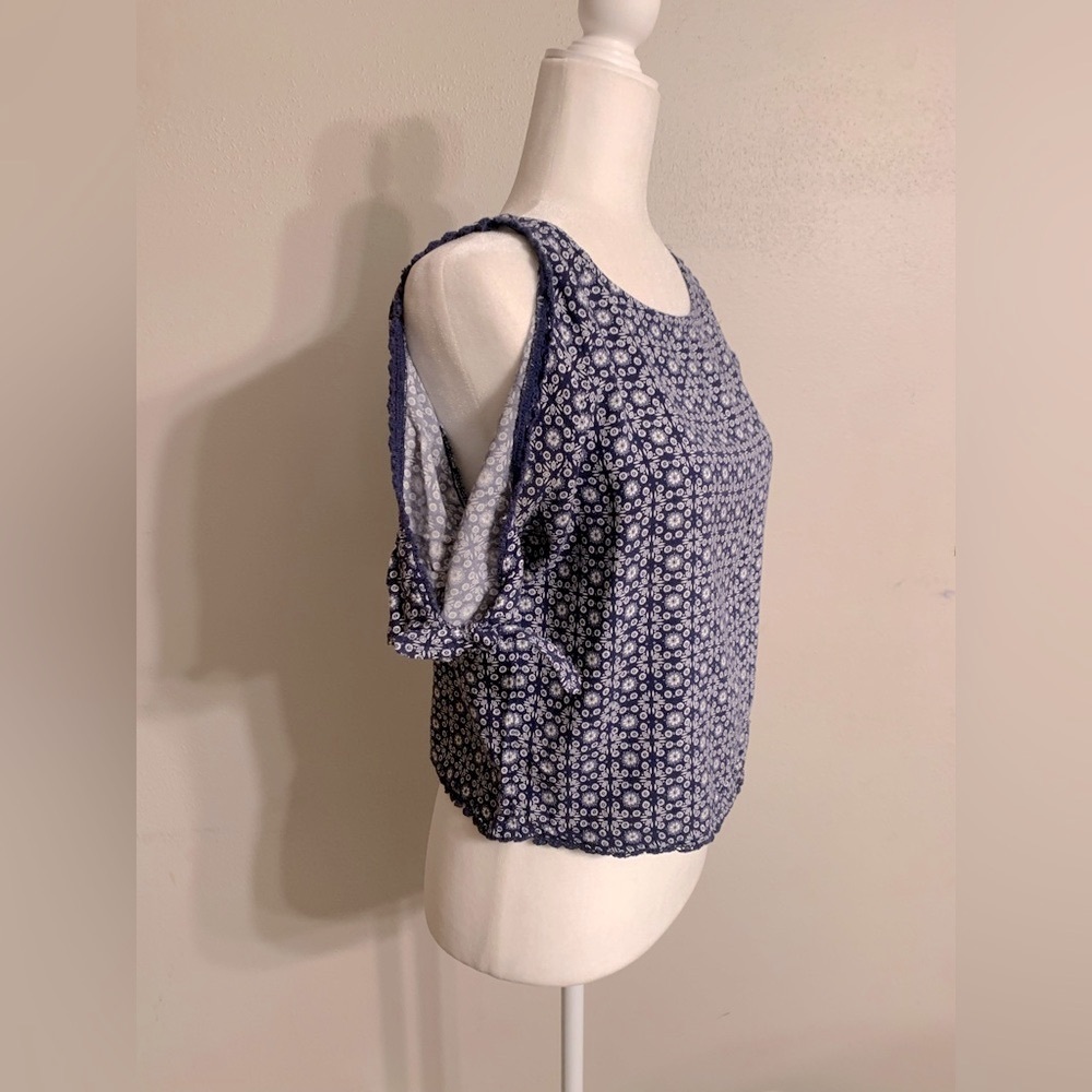 H&M Blue Short Sleeve Cut Out Blouse - Picture 2 of 4
